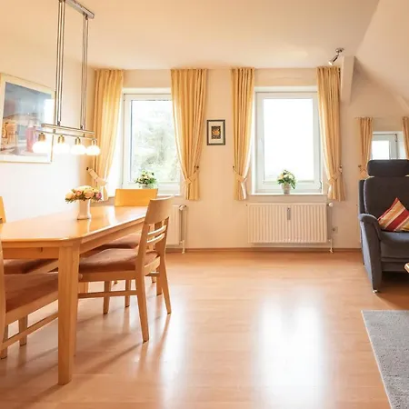 Haus Decker, App 3 *