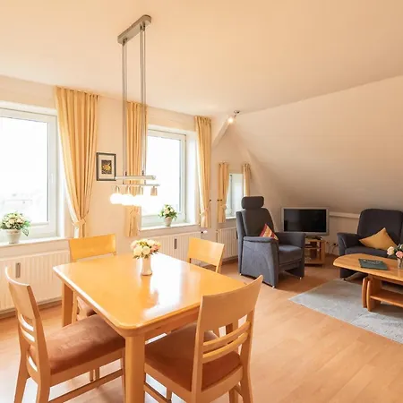 Haus Decker, App 3