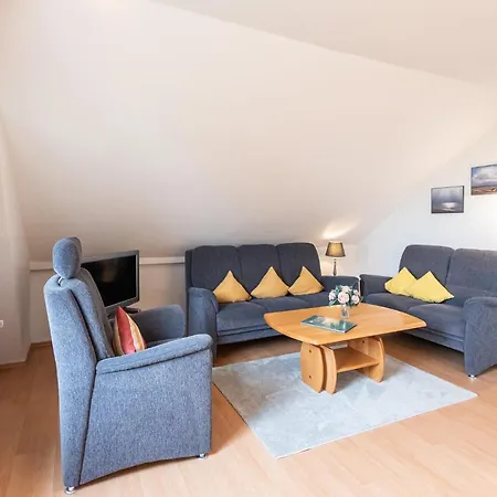 Haus Decker, App 3 *