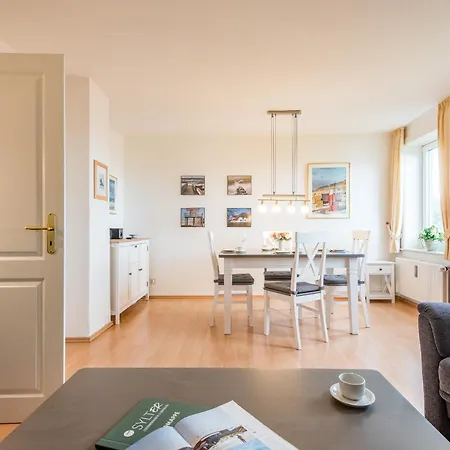Haus Decker, App 3 *