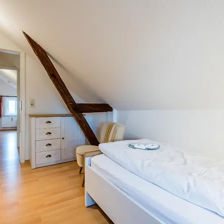 Haus Decker, App 3