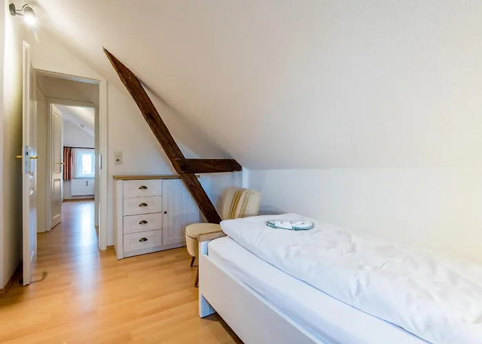 Haus Decker, App 3